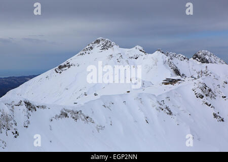 Troisième pic Aigbi dans les montagnes du Caucase. Banque D'Images