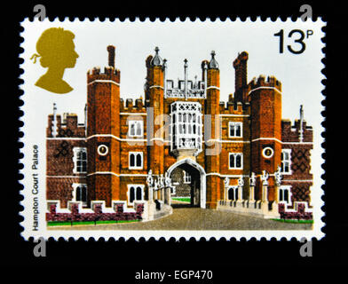 Timbre-poste. La Grande-Bretagne. La reine Elizabeth II. 1978. L'architecture britannique. Bâtiments historiques. Le Palais de Hampton Court. 13p. Banque D'Images