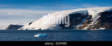 L'Antarctique, l'Antarctique, son couvert de neige pointe Banque D'Images