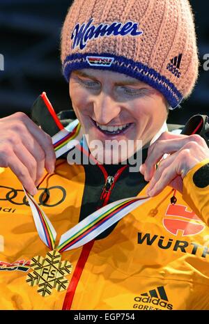 Falun, Suède. Feb 27, 2015. Severin Freund de l'Allemagne au cours de la cérémonie de remise des médailles pour la compétition de saut à ski grand tremplin au Championnats du Monde de ski nordique à Falun, Suède, 27 février 2015. Photo : Hendrik Schmidt/dpa/Alamy Live News Banque D'Images