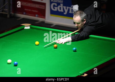 Gdynia, Pologne 28 10 févr. 2015 Gdynia Snooker PTC Polish Open 2015. John Higgins fait face à Jamie faire face lors de la deuxième journée de tournoi à Gdynia Arena sports hall Crédit : Michal Fludra/Alamy Live News Banque D'Images