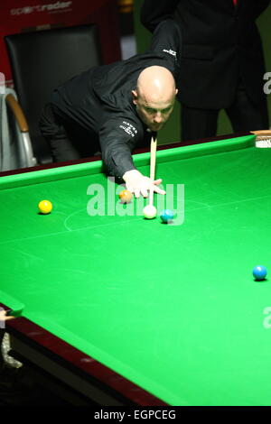 Gdynia, Pologne 28 10 févr. 2015 Gdynia Snooker PTC Polish Open 2015. Graeme Dott fait face à Mark King lors de la deuxième journée de tournoi à Gdynia Arena sports hall Crédit : Michal Fludra/Alamy Live News Banque D'Images