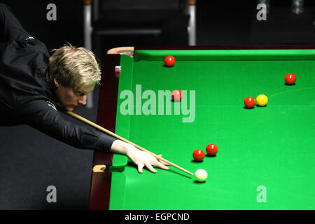 Gdynia, Pologne 28 10 févr. 2015 Gdynia Snooker PTC Polish Open 2015. Neil Robertson fait face à Anthony Hamilton lors de la deuxième journée de tournoi à Gdynia Arena sports hall Crédit : Michal Fludra/Alamy Live News Banque D'Images