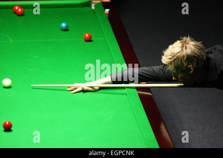 Gdynia, Pologne 28 10 févr. 2015 Gdynia Snooker PTC Polish Open 2015. Neil Robertson fait face à Anthony Hamilton lors de la deuxième journée de tournoi à Gdynia Arena sports hall Crédit : Michal Fludra/Alamy Live News Banque D'Images