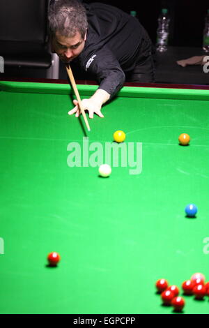 Gdynia, Pologne 28 10 févr. 2015 Gdynia Snooker PTC Polish Open 2015. Neil Robertson fait face à Anthony Hamilton lors de la deuxième journée de tournoi à Gdynia Arena sports hall Crédit : Michal Fludra/Alamy Live News Banque D'Images