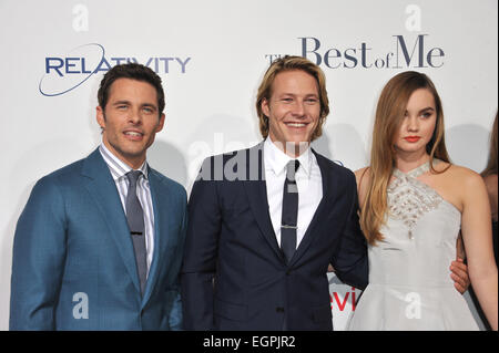 LOS ANGELES, CA - 7 octobre 2014 : James Marsden (à gauche) & Liana Liberato & Luke Bracey lors de la première mondiale de leur film 'Le meilleur de moi" au Regal Cinemas LA Live. Banque D'Images