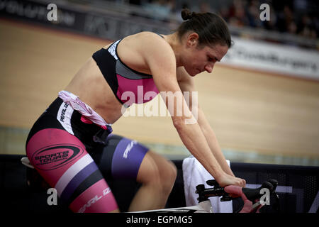 Londres, Royaume-Uni. 28 Février, 2015. 50 Révolution ; UCI ; cyclisme ; Lea Valley velo Parc ; 28 février 2015 ; Londres ; Queen Elizabeth Olympic Park ; Sarah Story World Record de l'heure Crédit : tentative Toby Andrew/Alamy Live News Banque D'Images