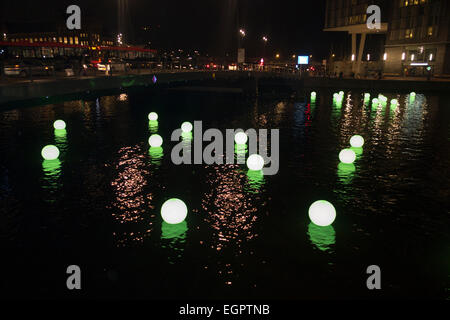 Installation artistique, une partie de la lumière, Festival d'Amsterdam 2014-2015. De l'eau intitulée 'Fun' par Angus Muir Banque D'Images