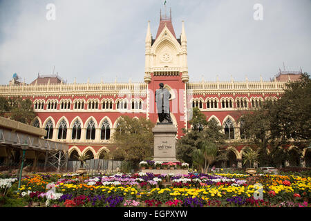 Façade d'un bâtiment de cour élevée, haute cour de Calcutta, Kolkata, Banque D'Images