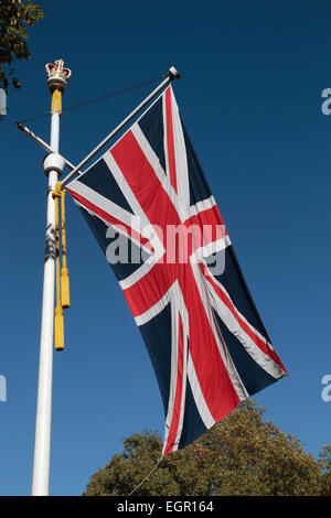 Cérémonie de l'Union, se battant au-dessus du Mall près de Buckingham Palace, London, UK. Banque D'Images