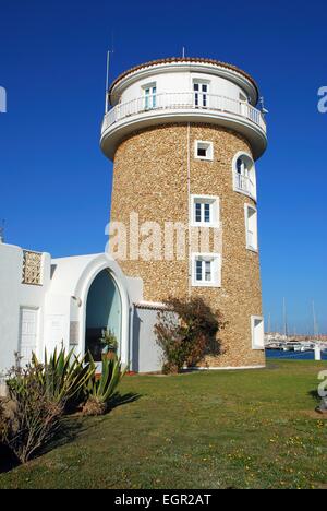 Entrée du port de guet et de culte, Almerimar, la Province d'Almeria, Andalousie, Espagne, Europe de l'Ouest. Banque D'Images