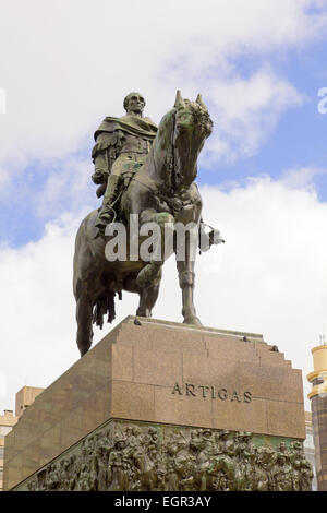 Statue équestre du Général Artigas sur la Plaza Independencia, Montevideo, Uruguay Banque D'Images