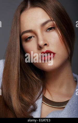 Magnifique Portrait de femme Well-Groomed à Nice Banque D'Images