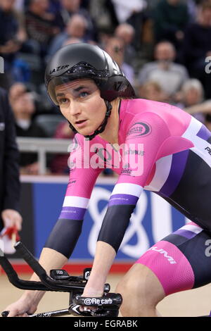 Lee Valley VeloPark, Londres, Royaume-Uni. 28 février 2015. Dame Sarah histoire au début de sa tentative de record du monde UCI Heure. Banque D'Images