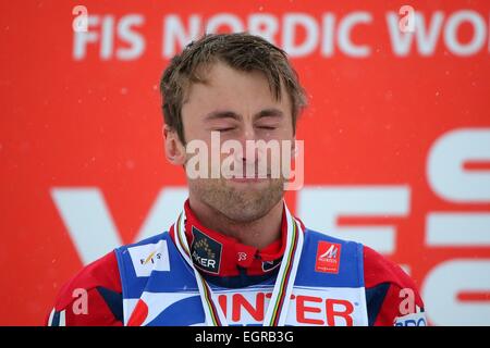 Falun, Suède. 06Th Mar, 2015. Petter Northug de Norvège célèbre après avoir remporté le 50km départ groupé à la compétition de cross-country Championnats du Monde de ski nordique à Falun, Suède, 01 mars 2015. Photo : Fredrik von Erichsen/dpa/Alamy Live News Banque D'Images