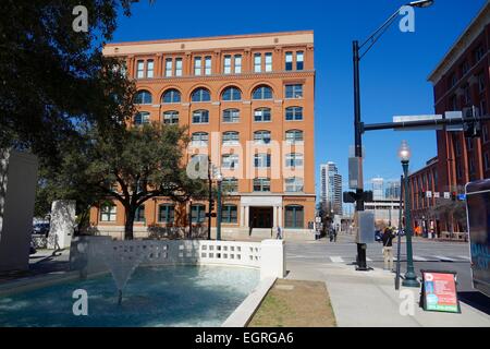 Le Texas School Book Depository Building, maintenant connu sous le nom de comté de Dallas au bâtiment de l'Administration. Banque D'Images