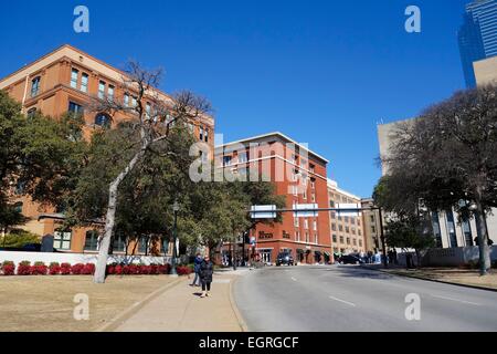 Dealey Plaza, Dallas au Texas. Site de l'assassinat de JFK. X en marques rue première balle. Banque D'Images