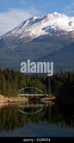 Un beau matin sur le lac dans le Nord de la Californie Siskiyou Banque D'Images