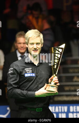 Gdynia, Pologne 1er mars 2015. Neil Robertson remporte le match final de PTC Gdynia Snooker Polish Open 2015 contre Mark Williams et toutes les tournamen Crédit : © Michal Fludra/Alamy Live News Banque D'Images