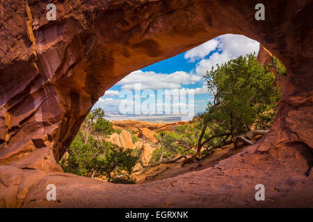 Double O Arch dans Arches National Park, un parc national dans l'Est de l'Utah. Banque D'Images