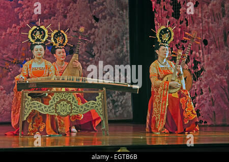 Dynastie Tang spectacle folklorique chinois bande danse mythes et de Folklore Asie Chine Shaanxi Xian Banque D'Images