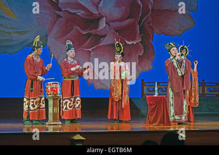 Dynastie Tang spectacle folklorique chinois bande mythes, la danse et spectacle folklorique, Shaanxi Xian Chine Asie Banque D'Images