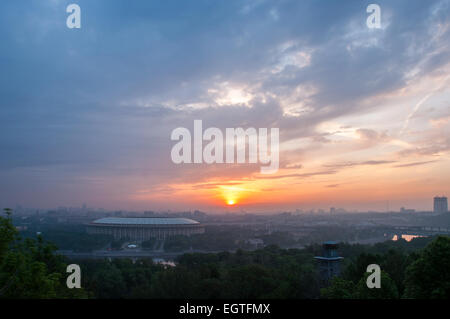 La Russie, Moscou, Loujniki, été, coucher de soleil, vue aérienne Banque D'Images