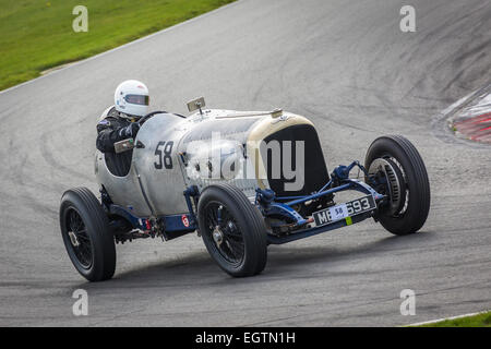 1924 Bentley 3 litre 4,5 / avec chauffeur Peter Butler à Snetterton 2014 Voiture de sport Vintage Festival, Norfolk, Royaume-Uni. Banque D'Images