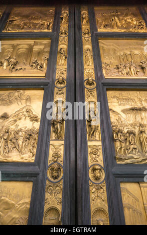 Portes du Paradis : Lorenzo Ghiberti, chef d'œuvre de la Renaissance, portes de bronze du baptistère, Florence, Italie, Banque D'Images