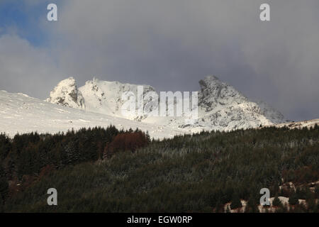 Ben Arthur ou 'le cordonnier' dans le Alpes Arrochar près du village de Succouth à Argyll and Bute, Ecosse Banque D'Images