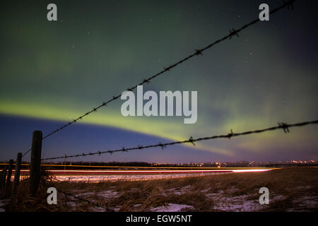 Calgary, Alberta, Canada. 1er mars 2015. Aurora Borealis produit habituellement près du pôle nord, mais peut parfois être vu vers le sud jusqu'à Calgary. Credit : NisargMedia.com/Alamy Live News Banque D'Images