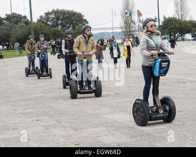 Les touristes en visite en Segway Banque D'Images