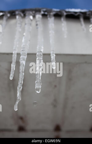 Effets climatiques extrêmes sur les bancs extérieurs, NC à partir de la Tempête 131. Banque D'Images