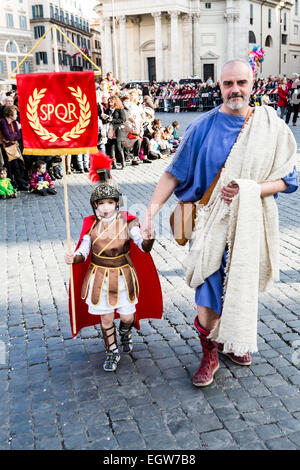 Parade pour Carnevale Romano 2015, Rome, Italie Banque D'Images