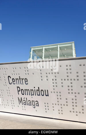 Centre Pompidou Malaga, en construction ,le cube, musée d'art pop up Muelle Uno, Malaga, Andalousie, espagne. Banque D'Images