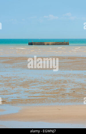 La section du port de Mulberry se trouve au large de la côte du kent, à Greatstone sur la mer Banque D'Images