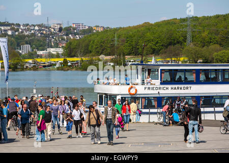 Hakortsee lake, un réservoir de la rivière Ruhr, croisière plaisir, Wetter, Allemagne Banque D'Images