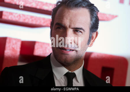 Royaume-uni, Londres : l'acteur français Jean Dujardin pose pour une photo devant 'Cupidon se plaignant d'Venus' de Lucas Cranach qui était une peinture ayant appartenu à Hitler collection privée, en collaboration avec le film 'Le Monument men' dans le centre de Londres le 11 février, 2014 Banque D'Images