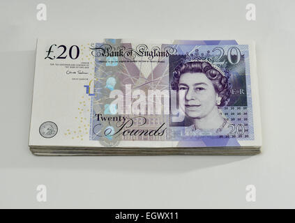 £1000 £20 dans Notes. Une pile de 20 livres 50 notes composant un grand en espèces Banque D'Images