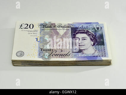 £1000 £20 dans Notes. Une pile de 20 livres 50 notes composant un grand en espèces Banque D'Images