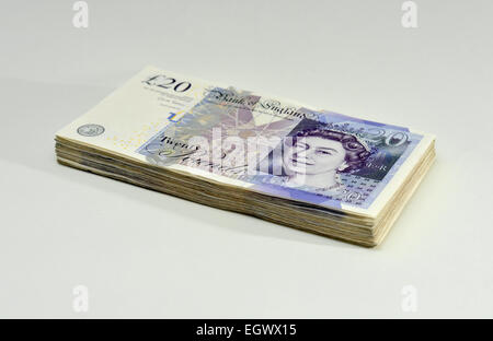 £1000 £20 dans Notes. Une pile de 20 livres 50 notes composant un grand en espèces Banque D'Images