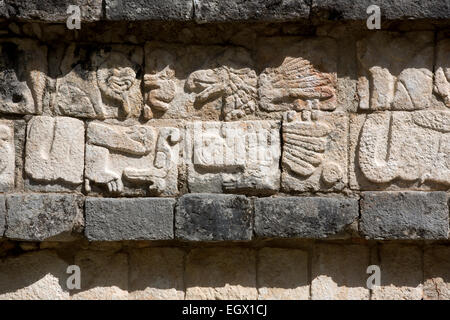 Détail de pétroglyphes Chichen Itza, Yucatan, Mexique Banque D'Images