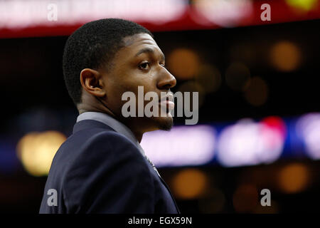 27 février 2015 : Washington Wizards guard Bradley Beal (3) se penche sur pendant le jeu NBA entre les Washington Wizards et les Philadelphia 76ers au Wells Fargo Center de Philadelphie, Pennsylvanie. Les Philadelphia 76ers a gagné 89-81. Banque D'Images