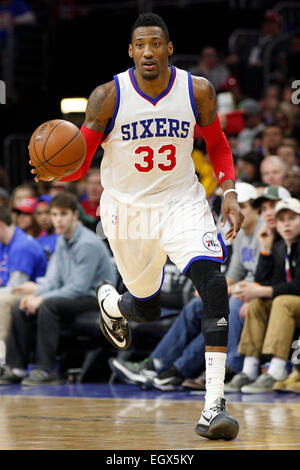 27 février 2015 : Philadelphia 76ers l'avant Robert Covington (33) en action au cours de la NBA match entre les Washington Wizards et les Philadelphia 76ers au Wells Fargo Center de Philadelphie, Pennsylvanie. Les Philadelphia 76ers a gagné 89-81. Banque D'Images