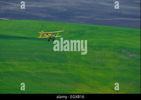 La pulvérisation aérienne des récoltes duster terres agricoles Palouse Steptoe Butte State Park Washington USA Banque D'Images