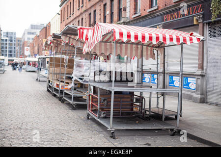 Cale sur le Dublin Moore street un dimanche matin, tons Vintage Banque D'Images