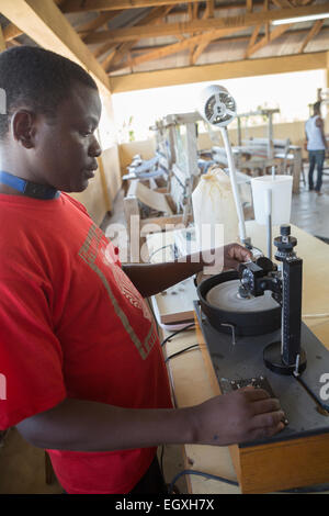 La bijouterie et atelier d'artisanat - Dar es Salaam, Tanzanie, Afrique de l'Est. Banque D'Images