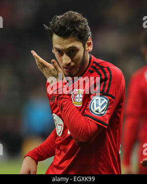 Leverkusen, Allemagne. 3 mars, 2015. Coupe de football allemand, huitième finale, Bayer 04 Leverkusen vs 1. FC Kaiserslautern : Hakan Calhanoglu (Leverkusen). Banque D'Images