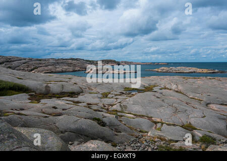 Rochers, côte au Ramsvik, près de Kungshamn, Bohuslän province, comté de Västra Götaland, en Suède Banque D'Images