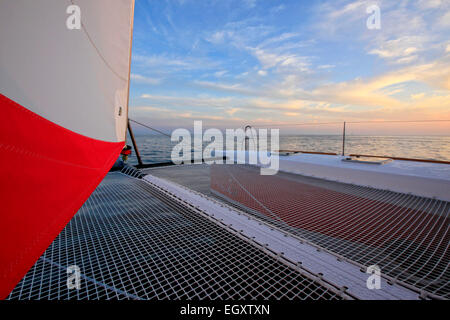 Le TS42 Catamaran Imagine Design par Christophe Barreau et construit par Marsaudon Composites, Lorient, Morbihan, France. Banque D'Images